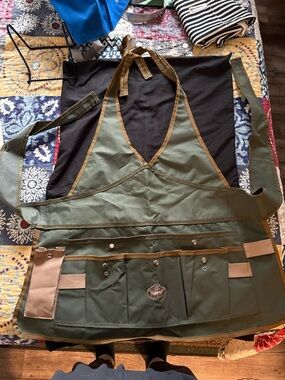 Green Utility Work Apron with Multiple Pockets
